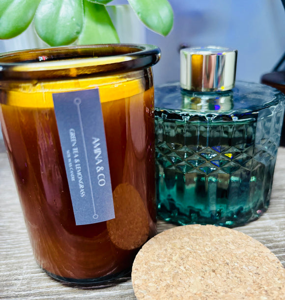 AMINA & CO SOY WAX CANDLE - GREEN TEA & LEMONGRASS (APOTHECARY JAR)